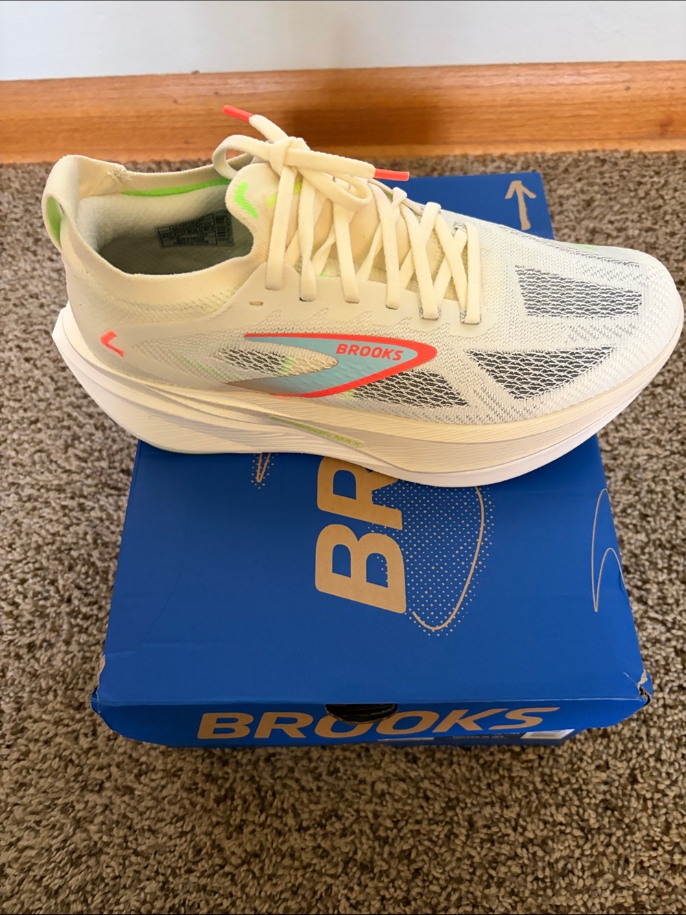 Brooks Hyperion Max 3-Women's size 9.5-Coconut-Green Gecko-Pink Clay - Picture 12 of 16